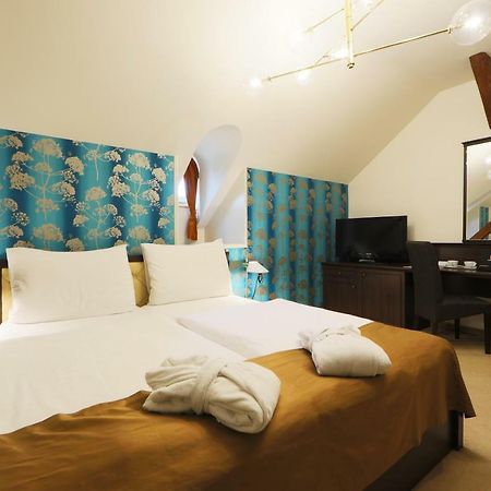 Ipoly Hotel Boutique Rooms & Suites บาลาตอนฟือเรด ภายนอก รูปภาพ