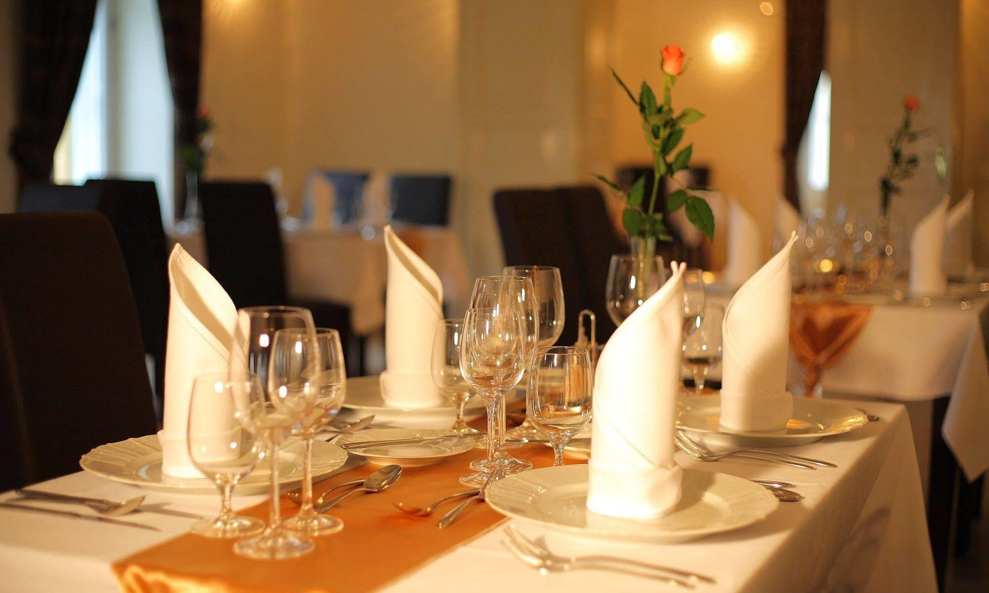 Ipoly Hotel Boutique Rooms & Suites บาลาตอนฟือเรด ภายนอก รูปภาพ