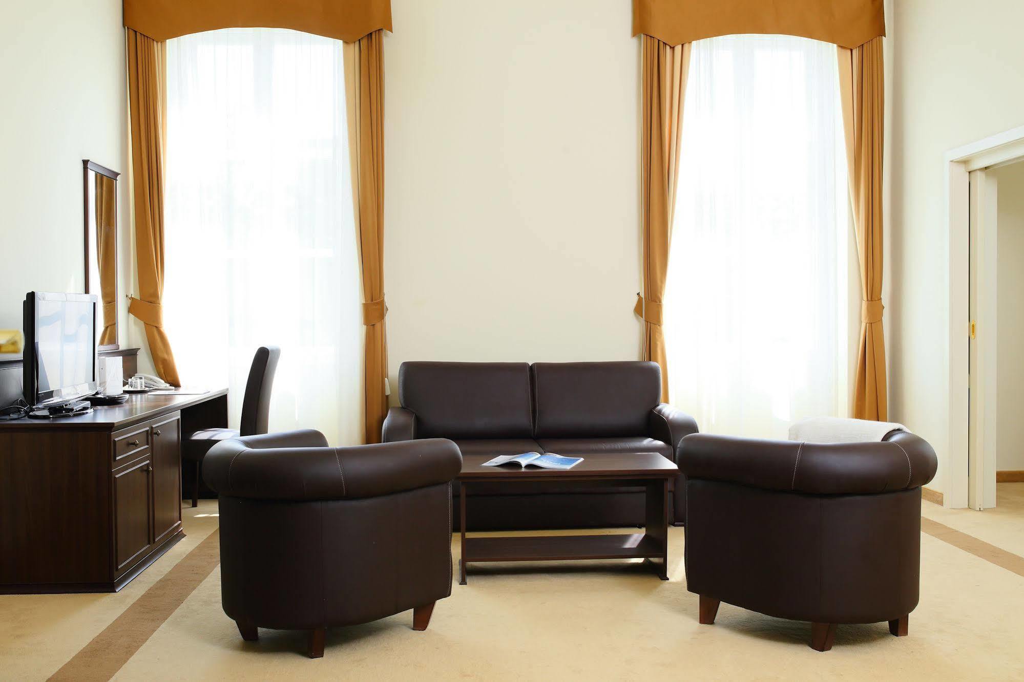 Ipoly Hotel Boutique Rooms & Suites บาลาตอนฟือเรด ภายนอก รูปภาพ