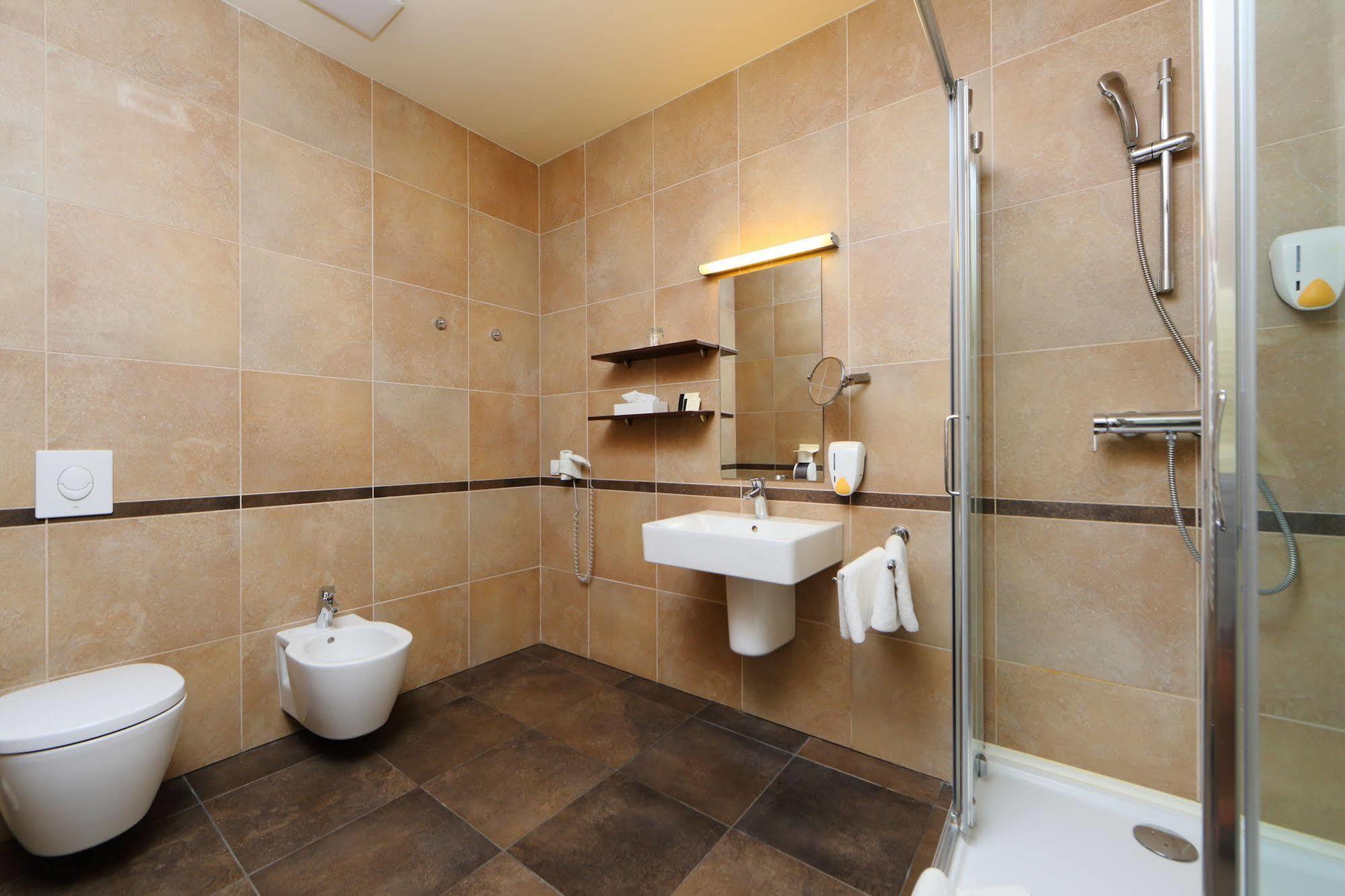 Ipoly Hotel Boutique Rooms & Suites บาลาตอนฟือเรด ภายนอก รูปภาพ