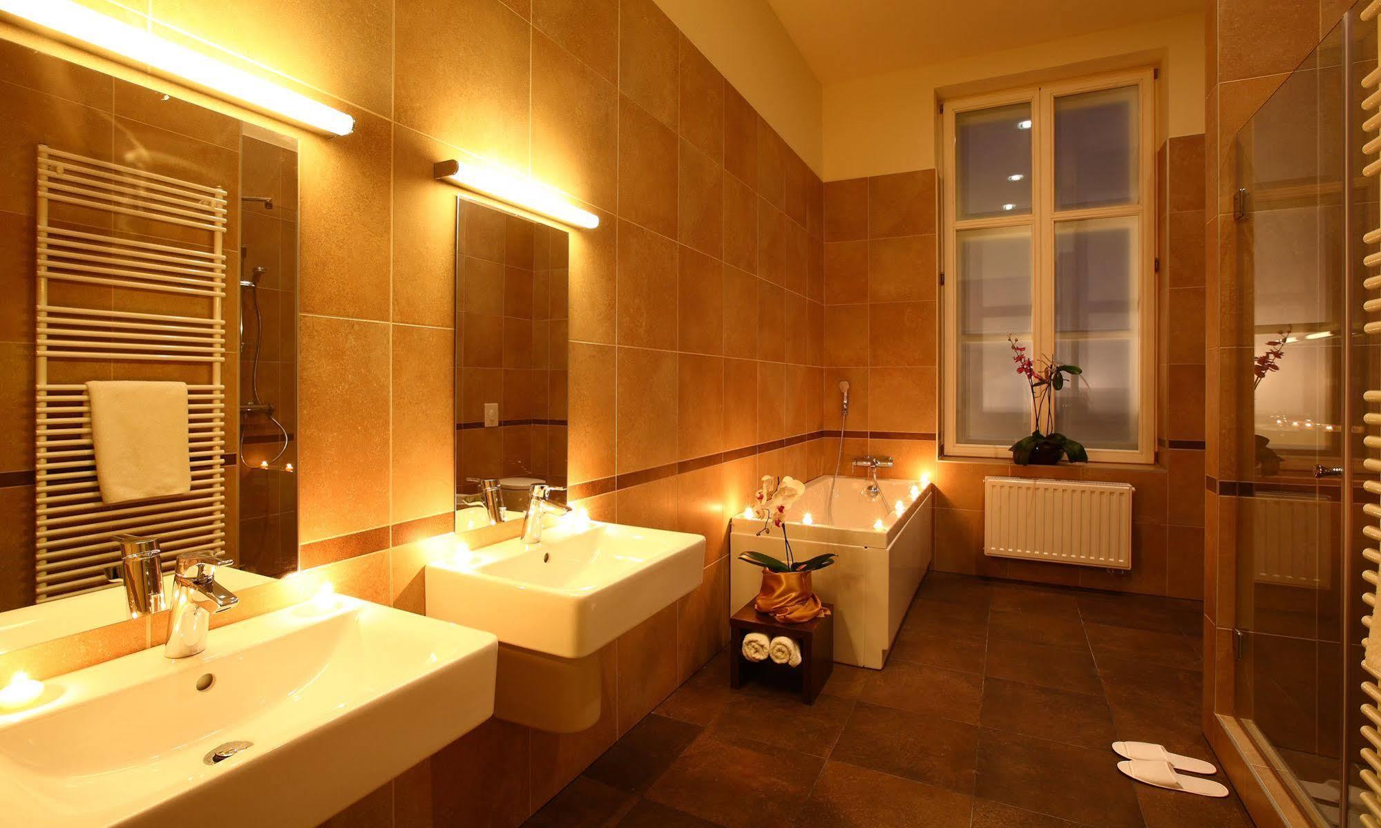 Ipoly Hotel Boutique Rooms & Suites บาลาตอนฟือเรด ภายนอก รูปภาพ