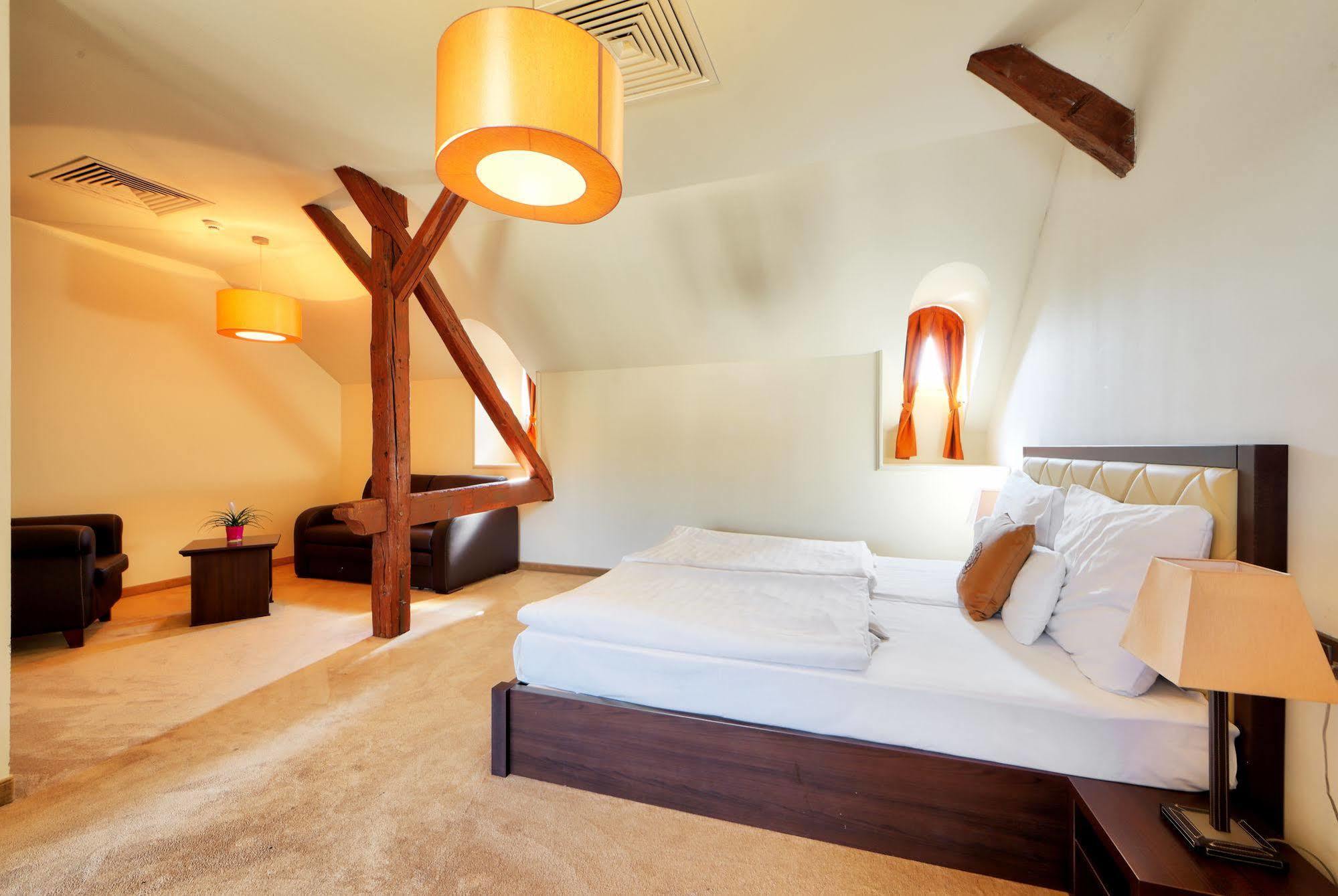 Ipoly Hotel Boutique Rooms & Suites บาลาตอนฟือเรด ภายนอก รูปภาพ