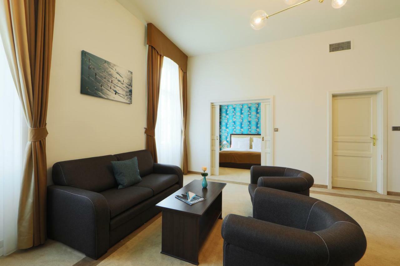 Ipoly Hotel Boutique Rooms & Suites บาลาตอนฟือเรด ภายนอก รูปภาพ