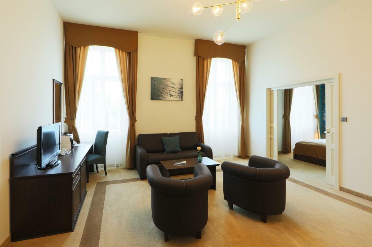 Ipoly Hotel Boutique Rooms & Suites บาลาตอนฟือเรด ภายนอก รูปภาพ